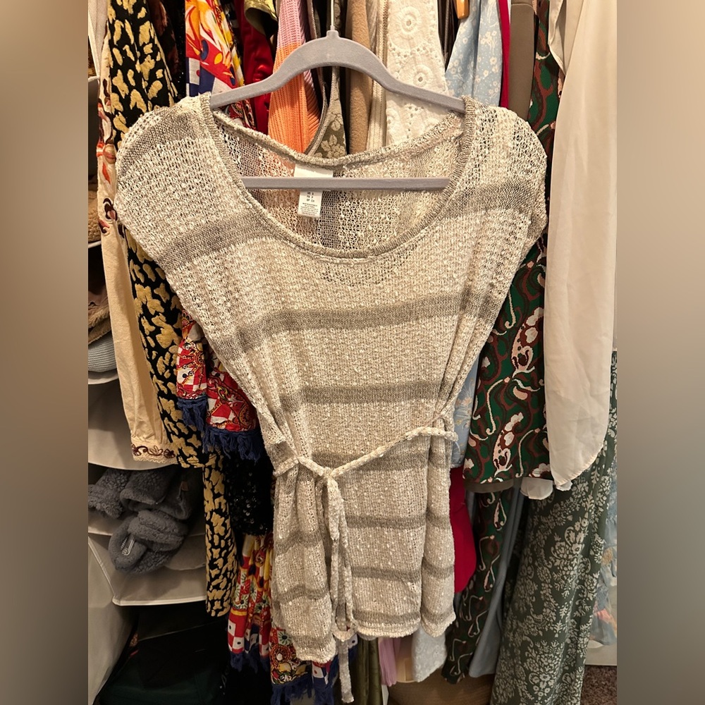 Motherhood Beige and Gray Knit Tie-Waist Tunic